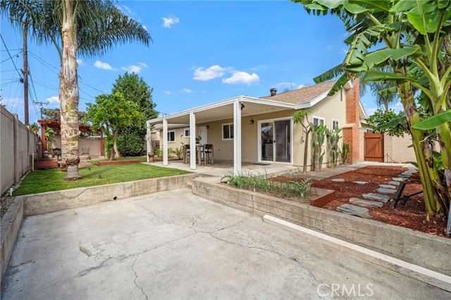 8272 Guilders Drive, Huntington Beach, CA 92647