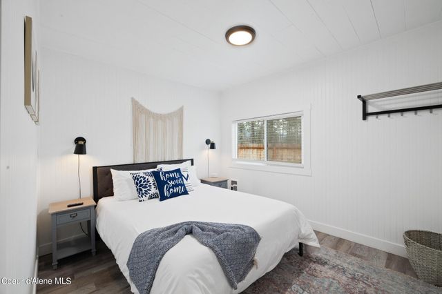 96 4th St, Ponderay, ID 83852