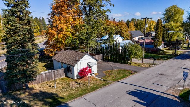 96 4th St, Ponderay, ID 83852