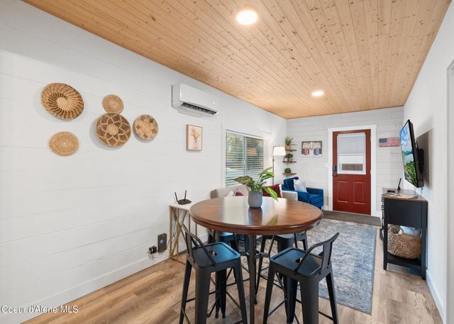 96 4th St, Ponderay, ID 83852