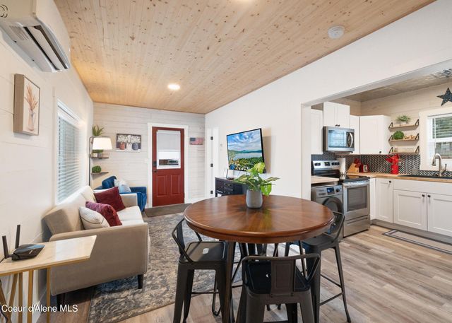 96 4th St, Ponderay, ID 83852