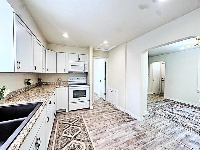 1813 W SUMMER STREET, Appleton, WI 54914