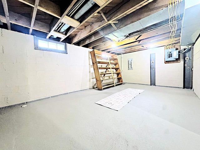 1813 W SUMMER STREET, Appleton, WI 54914