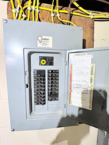 1813 W SUMMER STREET, Appleton, WI 54914