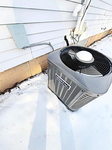 1813 W SUMMER STREET, Appleton, WI 54914