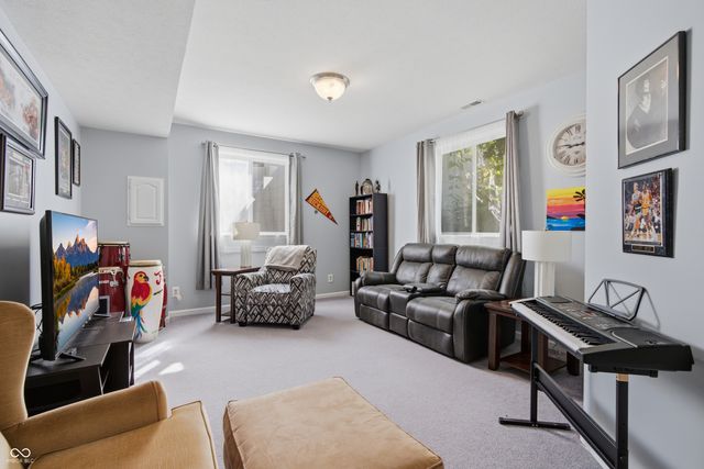 4513 Lost Tree Drive, Indianapolis, IN 46268
