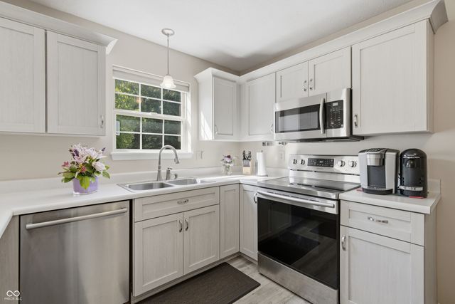 4513 Lost Tree Drive, Indianapolis, IN 46268