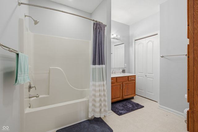 4513 Lost Tree Drive, Indianapolis, IN 46268