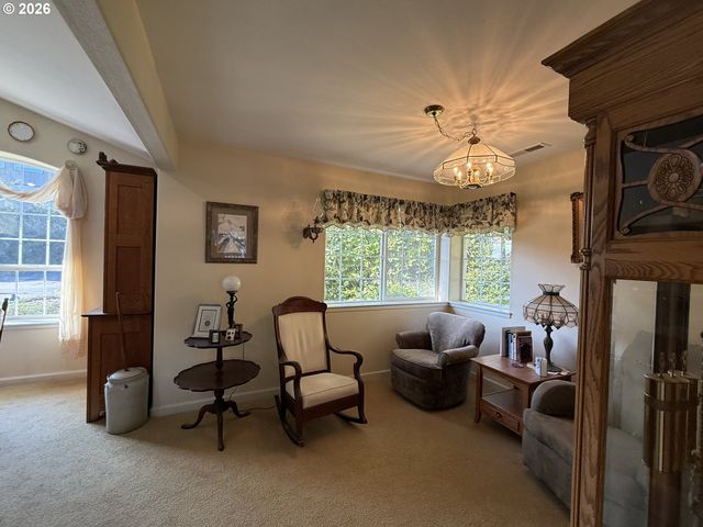 65 SHORELINE Dr, Florence, OR 97439