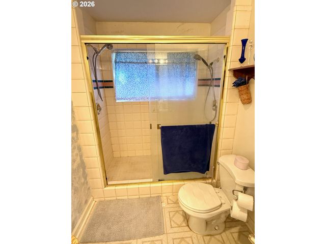 65 SHORELINE Dr, Florence, OR 97439