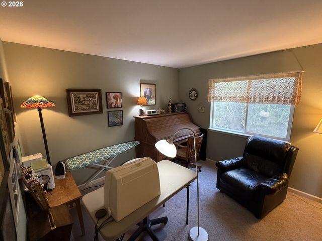 65 SHORELINE Dr, Florence, OR 97439