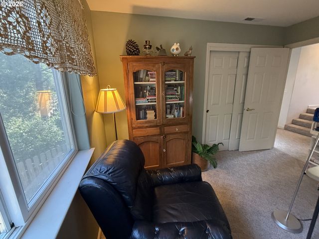 65 SHORELINE Dr, Florence, OR 97439