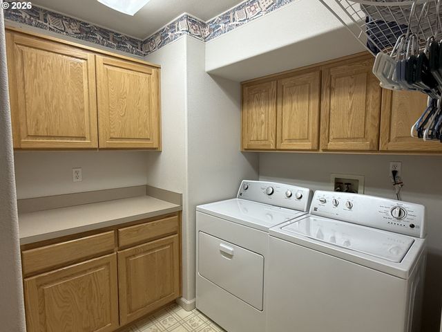 65 SHORELINE Dr, Florence, OR 97439