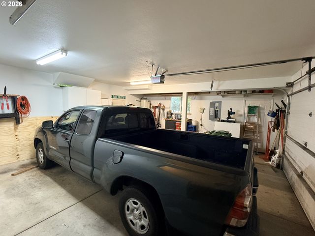 65 SHORELINE Dr, Florence, OR 97439