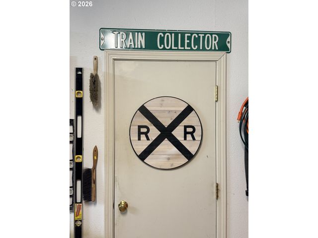 65 SHORELINE Dr, Florence, OR 97439