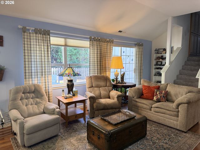 65 SHORELINE Dr, Florence, OR 97439