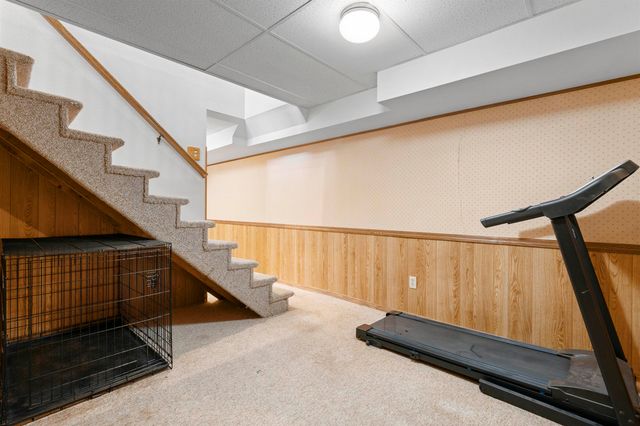 1721 3rd ST SE, Minot, ND 58701