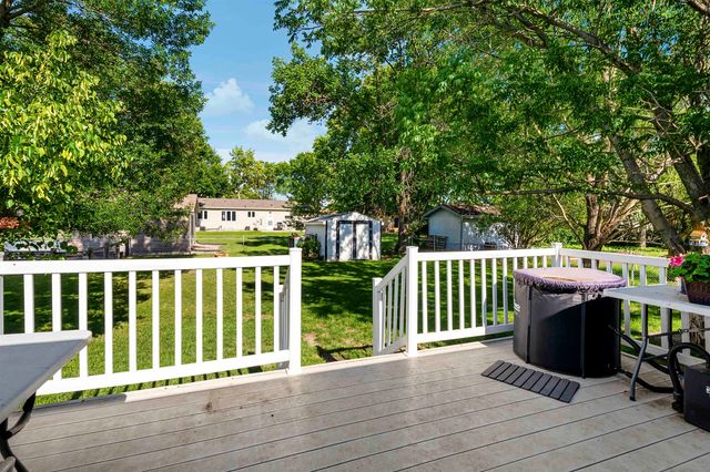 1721 3rd ST SE, Minot, ND 58701
