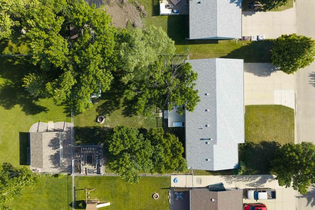 1721 3rd ST SE, Minot, ND 58701