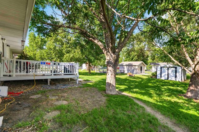 1721 3rd ST SE, Minot, ND 58701