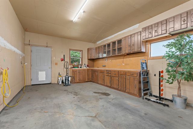 1721 3rd ST SE, Minot, ND 58701