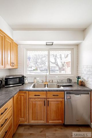 1075 Stanger Avenue, Idaho Falls, ID 83404