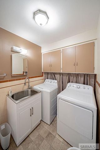 1075 Stanger Avenue, Idaho Falls, ID 83404