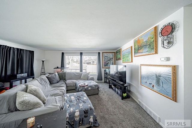 1075 Stanger Avenue, Idaho Falls, ID 83404