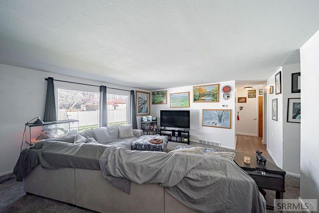 1075 Stanger Avenue, Idaho Falls, ID 83404