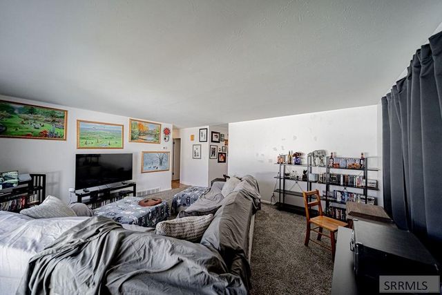 1075 Stanger Avenue, Idaho Falls, ID 83404