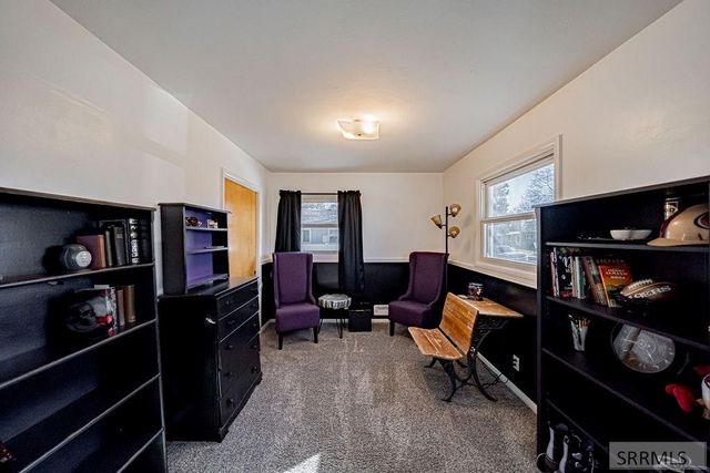 1075 Stanger Avenue, Idaho Falls, ID 83404