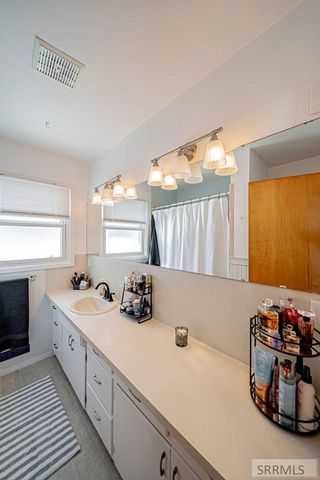 1075 Stanger Avenue, Idaho Falls, ID 83404