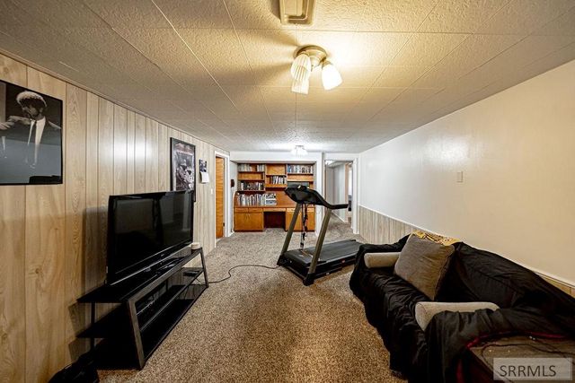 1075 Stanger Avenue, Idaho Falls, ID 83404