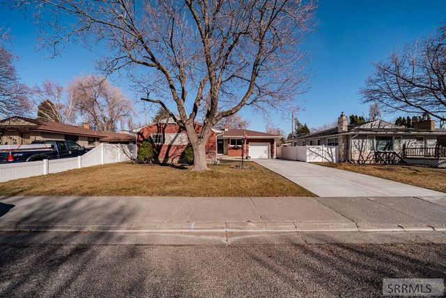 1075 Stanger Avenue, Idaho Falls, ID 83404