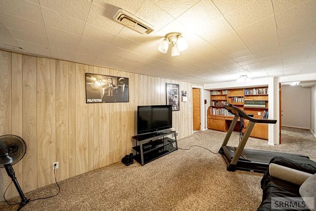 1075 Stanger Avenue, Idaho Falls, ID 83404