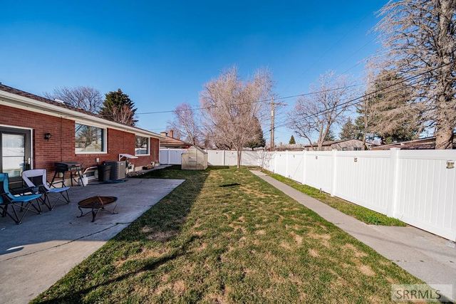 1075 Stanger Avenue, Idaho Falls, ID 83404