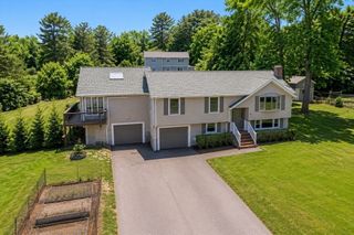 9 Oak Dr, Plainville, MA 02762