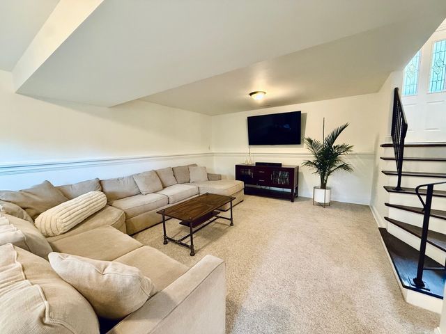 293 Wellington Drive, Crystal Lake, IL 60014