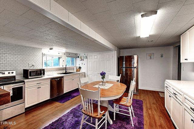 607 South 2nd Street, Elizabethton, TN 37643