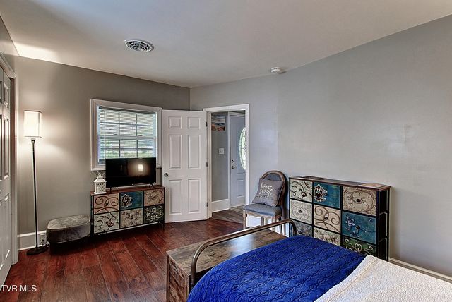 607 South 2nd Street, Elizabethton, TN 37643
