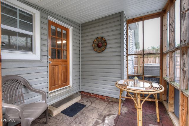 607 South 2nd Street, Elizabethton, TN 37643