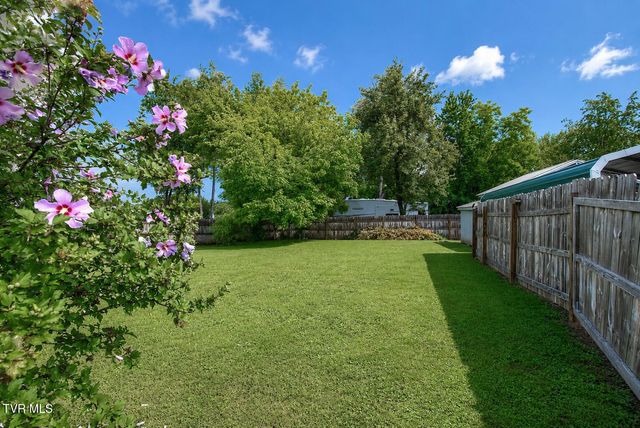 607 South 2nd Street, Elizabethton, TN 37643