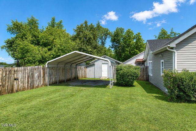 607 South 2nd Street, Elizabethton, TN 37643