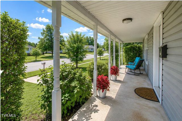 607 South 2nd Street, Elizabethton, TN 37643