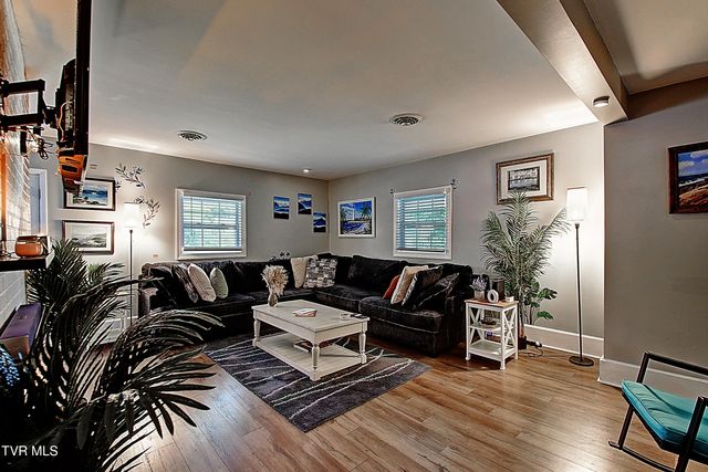 607 South 2nd Street, Elizabethton, TN 37643