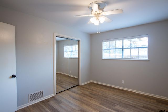 3110 S Cameron Ave, Tyler, TX 75701