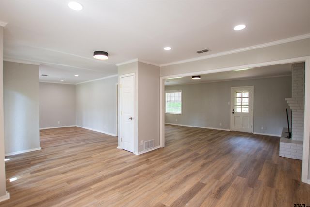 3110 S Cameron Ave, Tyler, TX 75701