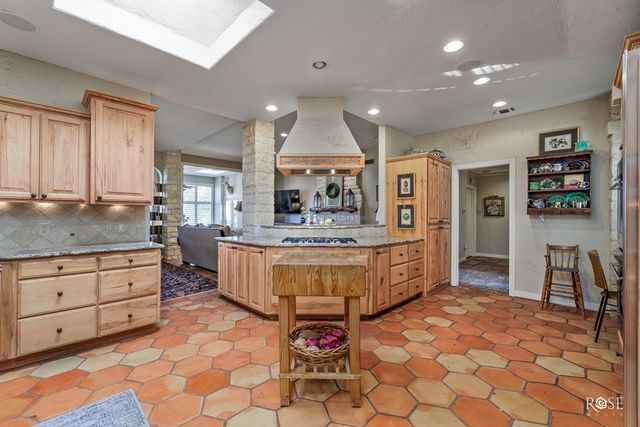 1306 S Monroe St, San Angelo, TX 76901