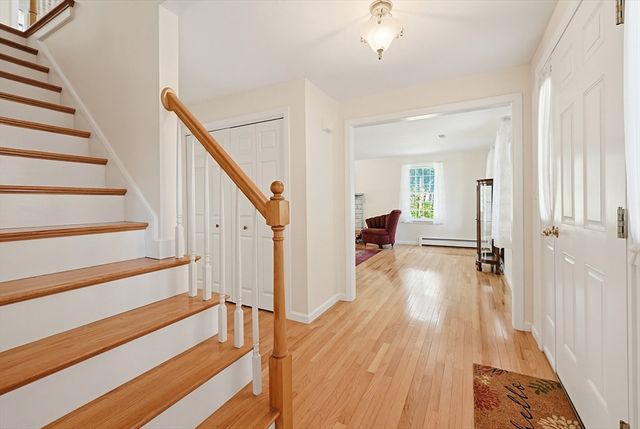5 Chestnut St, Plainville, MA 02762