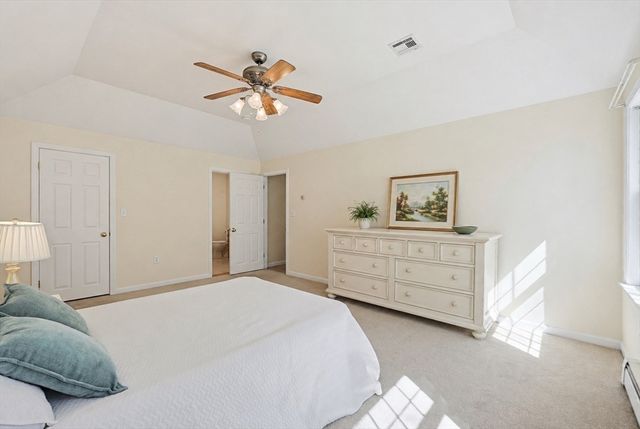 5 Chestnut St, Plainville, MA 02762